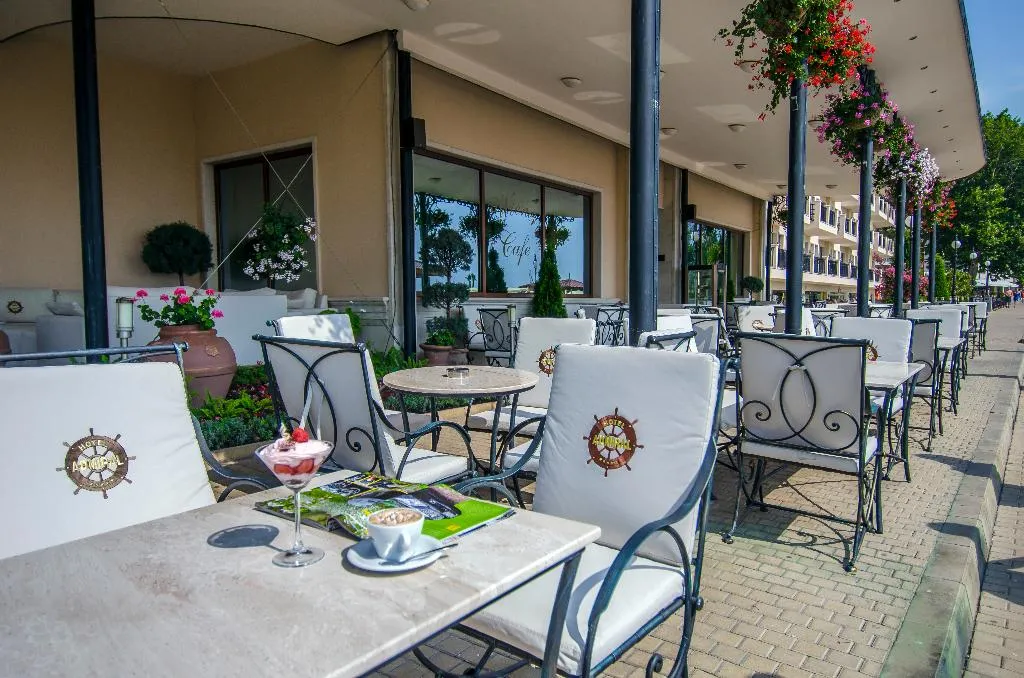 Bar, Admiral, Varna