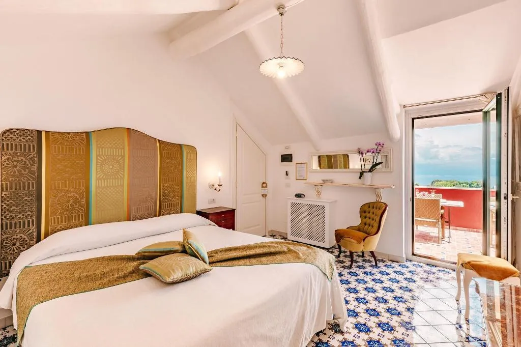 Room, Palazzo Pascal, Naples