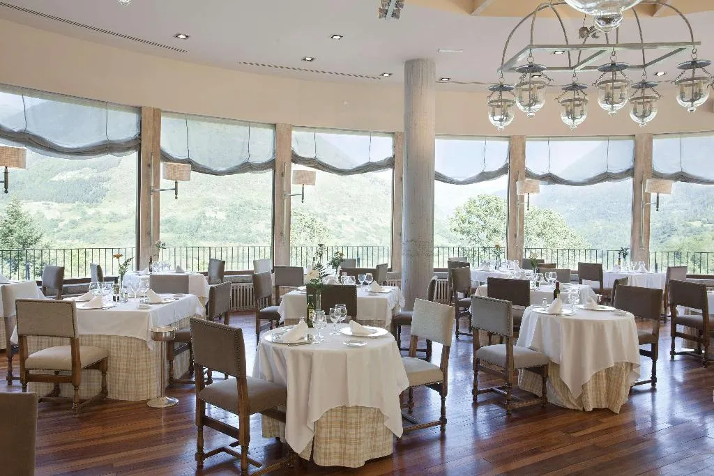 Restaurant, Parador de Vielha, Costa Brava