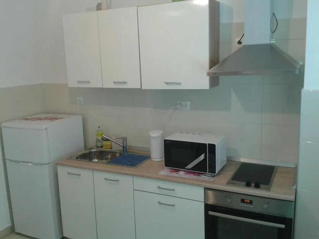 APARTMENT WITH BALCONY Room, House Perone, Dubrovnik