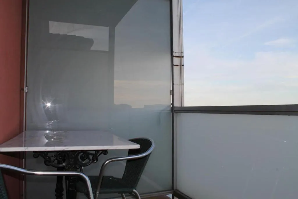 Room, Flora Parc, Barcelona