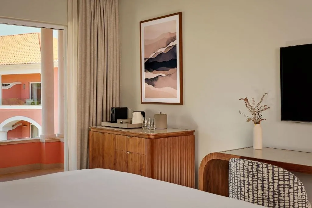 DOUBLE DELUXE KING BED Room, Penha Longa, Lisbon