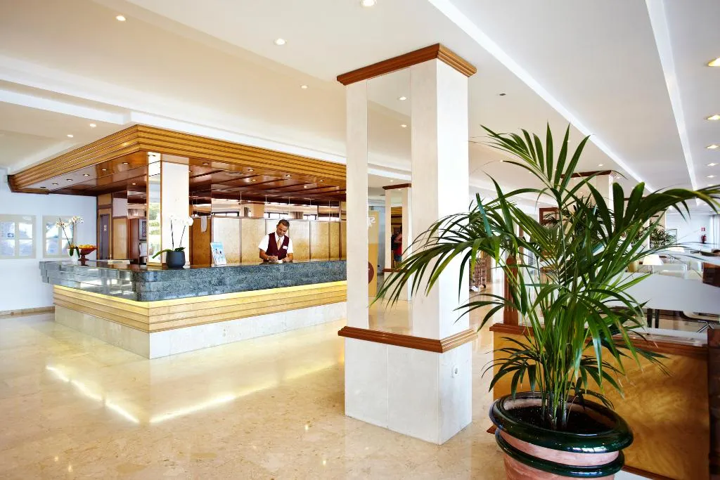 Lobby, Grupotel Aguait Resort and Spa. Adults Only, Majorca