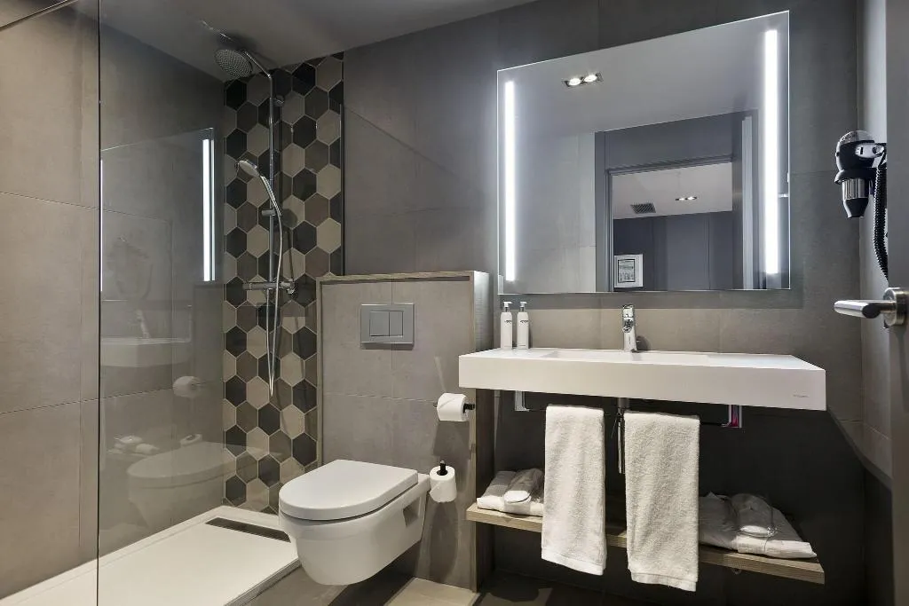 JUNIOR SUITE QUEEN SIZE BED Room, Upper Diagonal, Barcelona