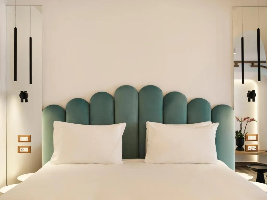 SUITE HONEYMOON Room, Cresanto Luxury Suites Santorini, Santorini