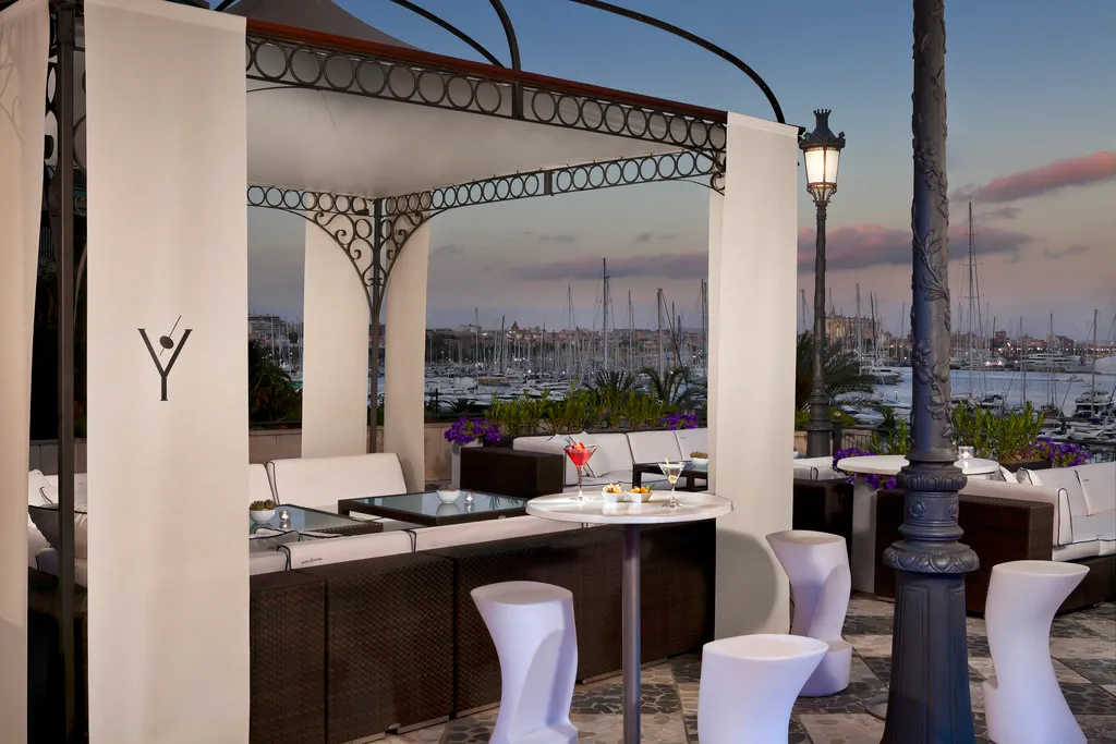 Bar, Hotel Victoria Gran Meliá, Majorca
