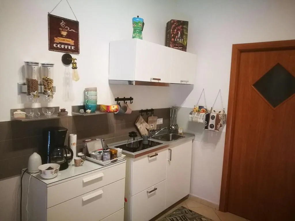 Room, B&B Tazzecafè, Naples