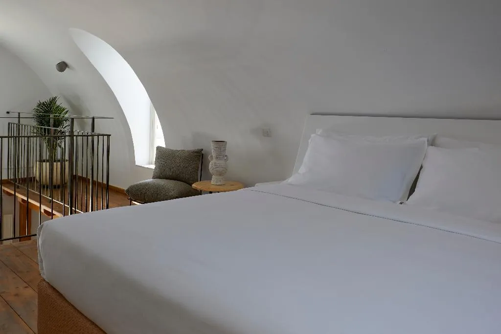 SUITE DUPLEX Room, Sea Breeze Santorini Beach Resort, Curio Collectio, Santorini