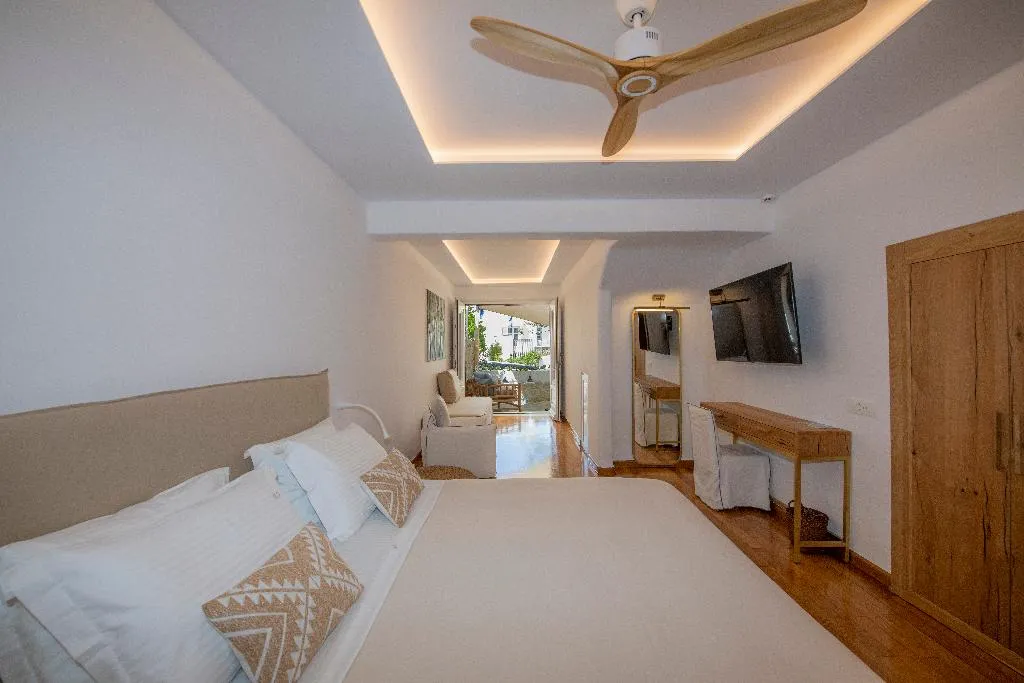 SUITE ONE BEDROOM ONE BATHROOM Room, Elena Mykonos, Mykonos