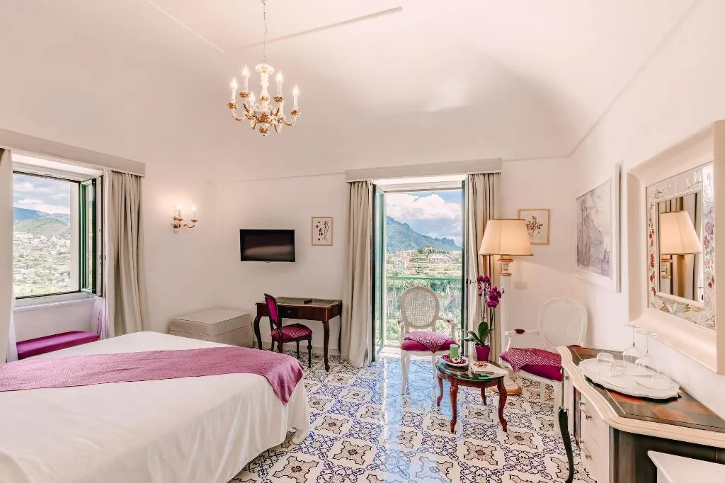 Room, Palazzo Pascal, Naples