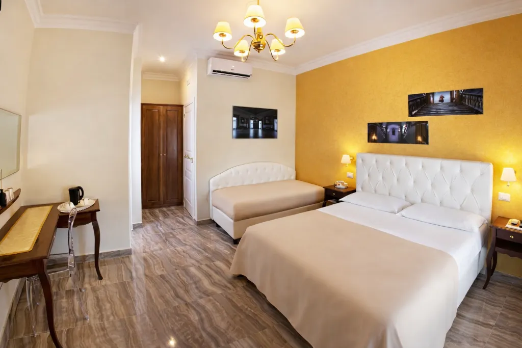 DOUBLE DELUXE TWO BEDS Room, Ostello Bello Napoli, Naples