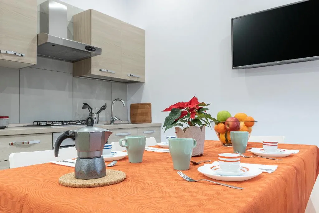 APARTMENT WITH BALCONY Room, Casina Rossa, Naples