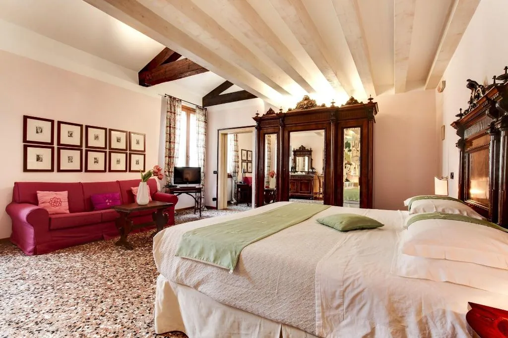 Room, La Villeggiatura, Venice