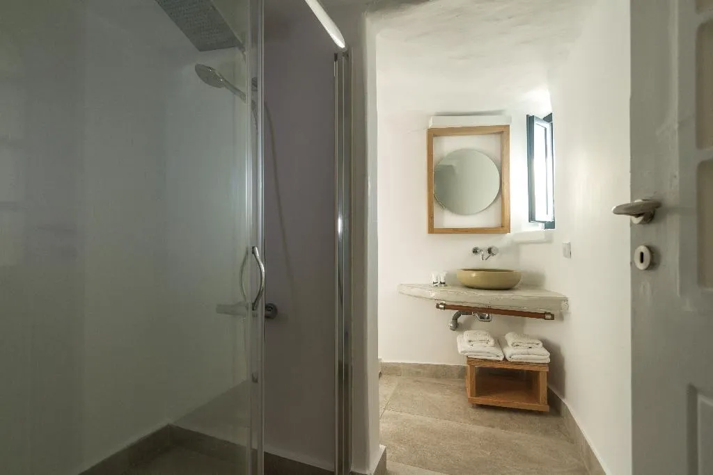 CAVE WITH PRIVATE POOL Room, Amaze Suites, Santorini