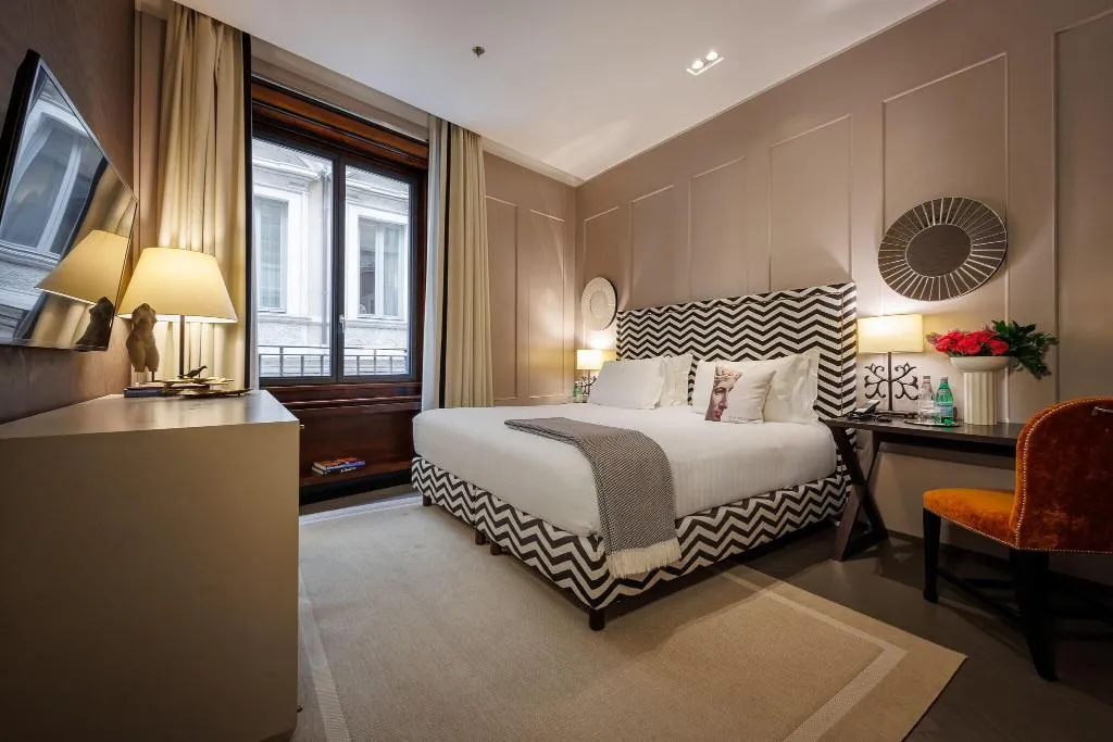 SUITE KING SIZE BED Room, Singer Palace Hotel, Rome