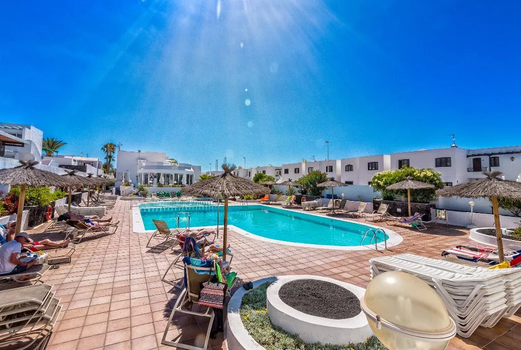 Pool, Apartamentos LIVVO Oasis, Lanzarote