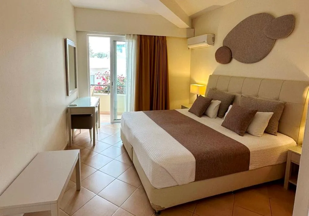JUNIOR SUITE CAPACITY 5 Room, Faedra Beach, Crete