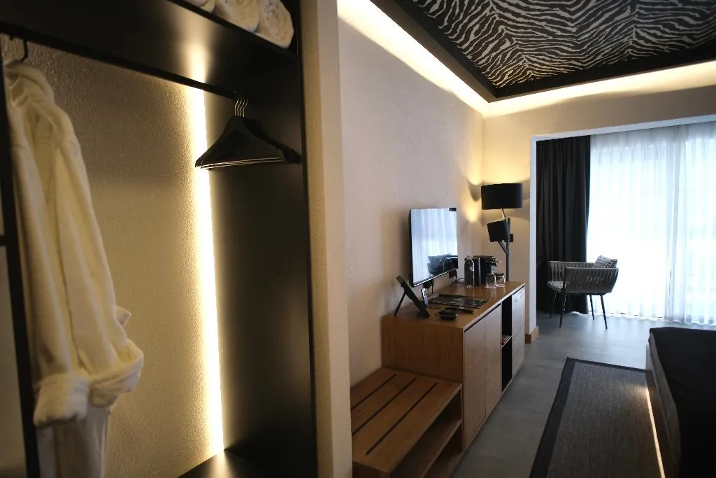 DOUBLE DELUXE WITH TERRACE Room, The Local House Alacati, Izmir
