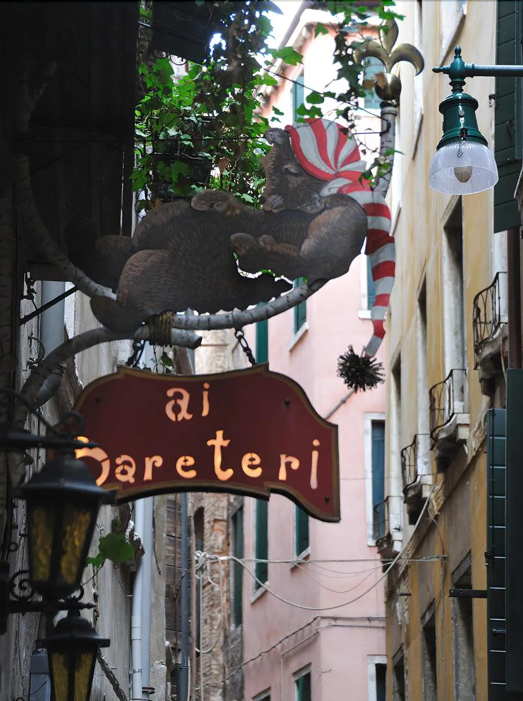 General view, Ai Bareteri, Venice