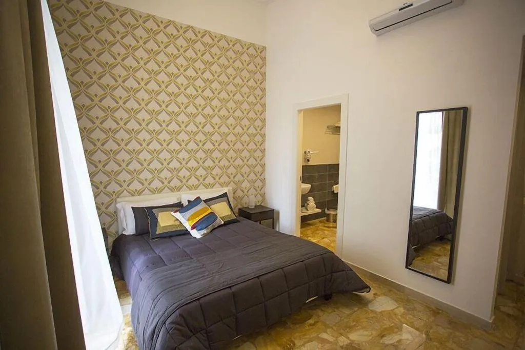 Room, B&B Rettifilo, Naples