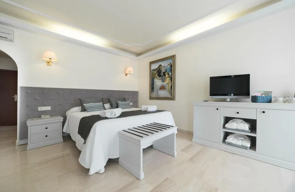 Room, Grand Hotel Palladium, Ibiza