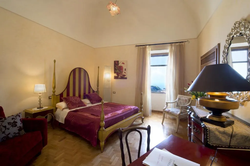 TRIPLE SUPERIOR Room, Lubra Casa Relax, Naples