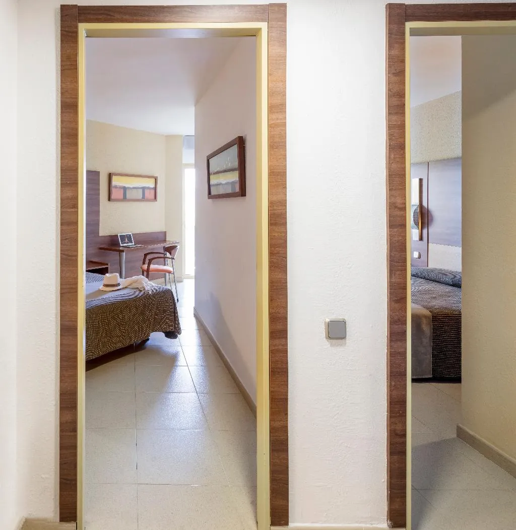 FAMILY ROOM CAPACITY 3 Room, Aquamarina & SPA, Costa Brava