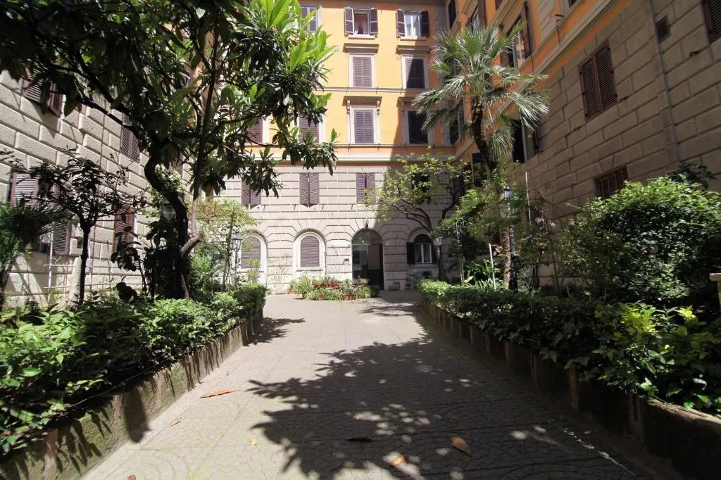 General view, Elegance, Naples