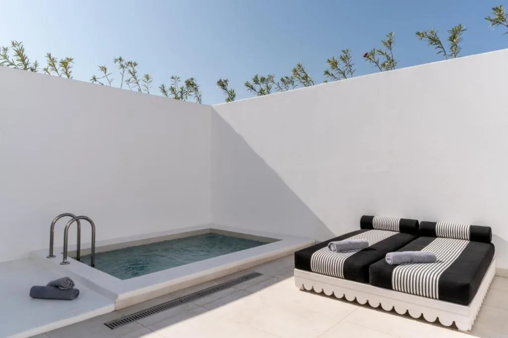 SUITE CAPACITY 2 Room, Cresanto Luxury Suites Santorini, Santorini