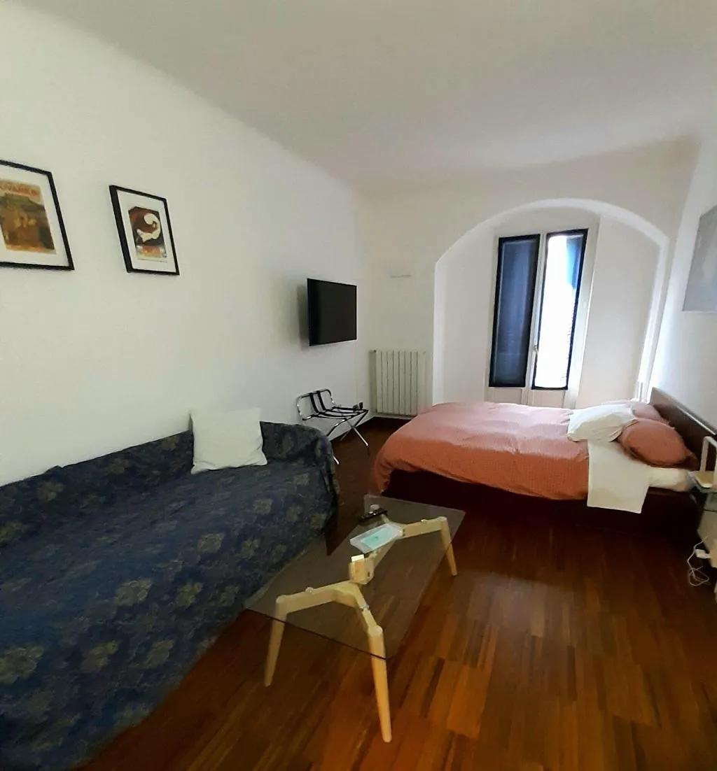 Room, Room Inn, Milan