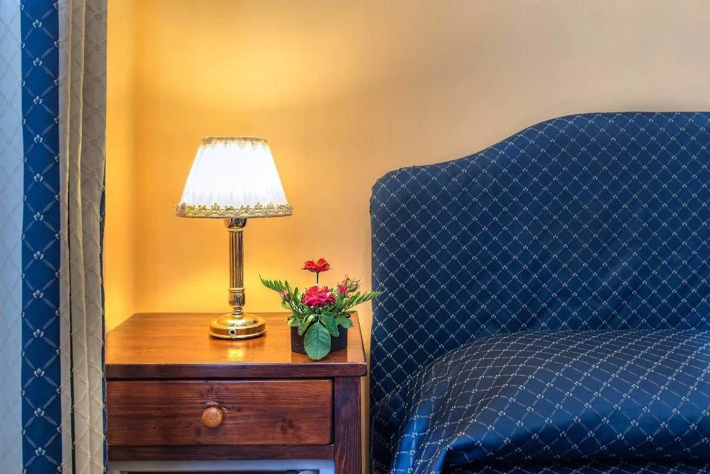 Room, Hotel Caracciolo, Naples