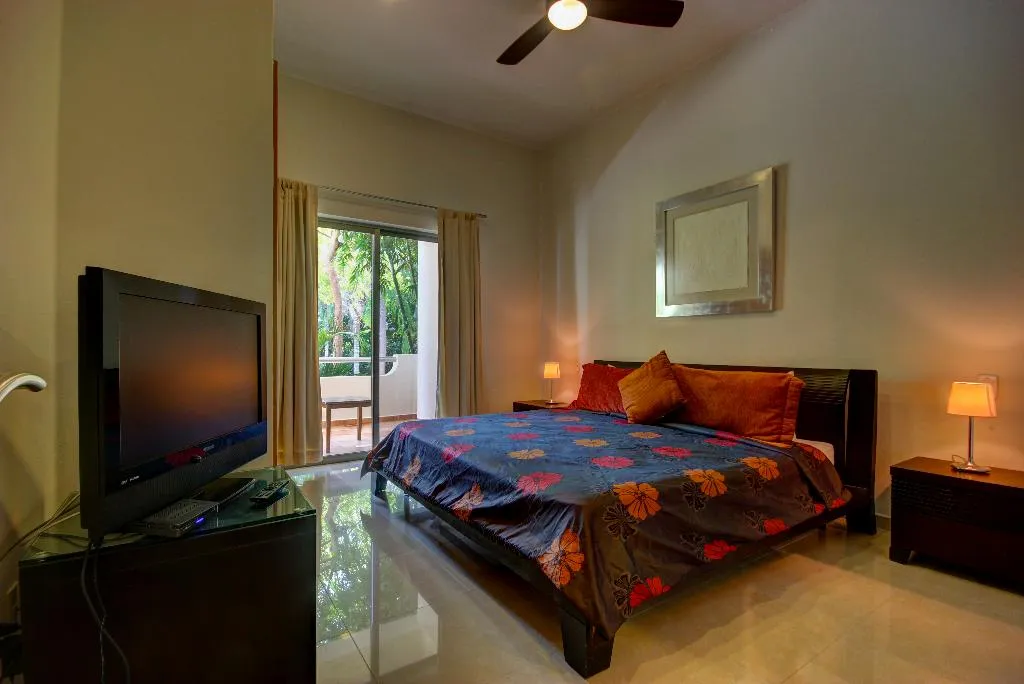 APARTMENT GARDEN VIEW Room, Riviera Maya Suites, Playa Del Carmen