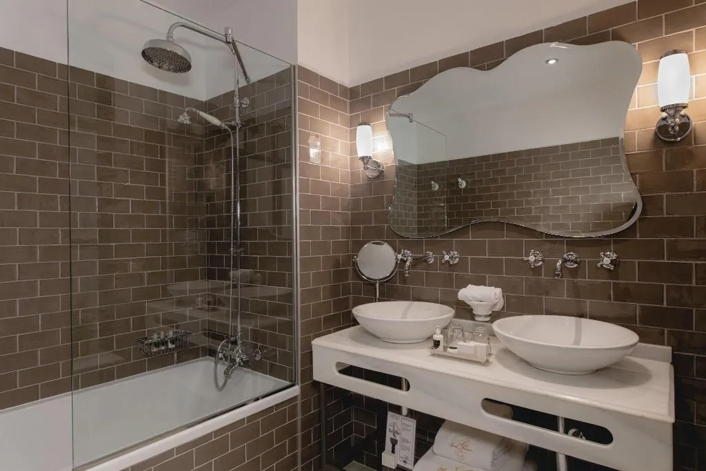 DOUBLE DELUXE KING BED Room, Gravina 51, Seville