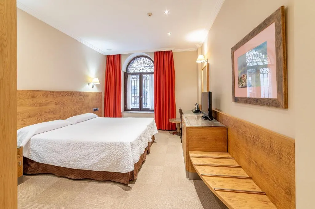 TWIN STANDARD Room, San Juan de los Reyes, Madrid