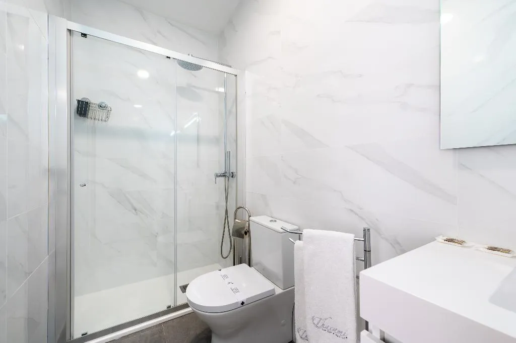 APARTMENT CITY VIEW Room, Via Augusta 129, Lisbon