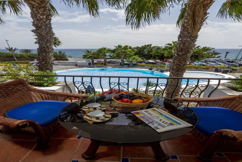 Terrace, Sunsuites Carolina, Gran Canaria