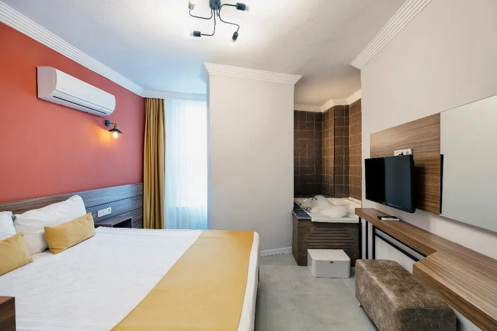DOUBLE WITH JACUZZI Room, Terra Rossa Suites, Antalya