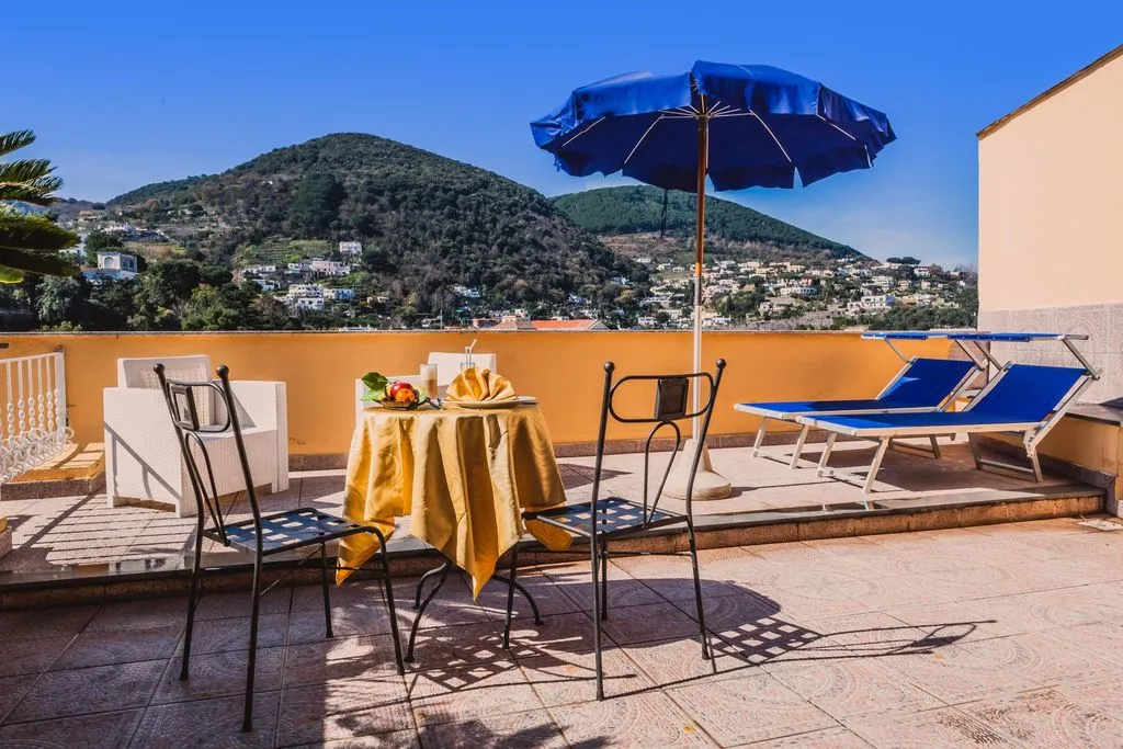 Double or Twin DELUXE HARBOUR VIEW Room, Aragona Palace Hotel, Naples