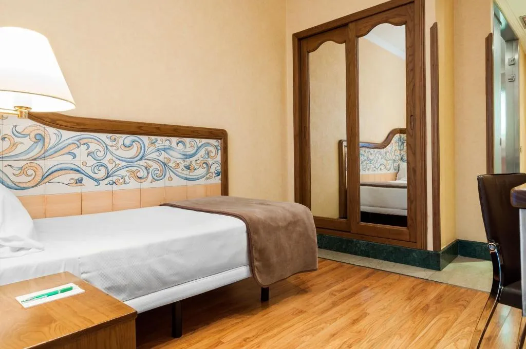 Room, Hotel Julia, Madrid