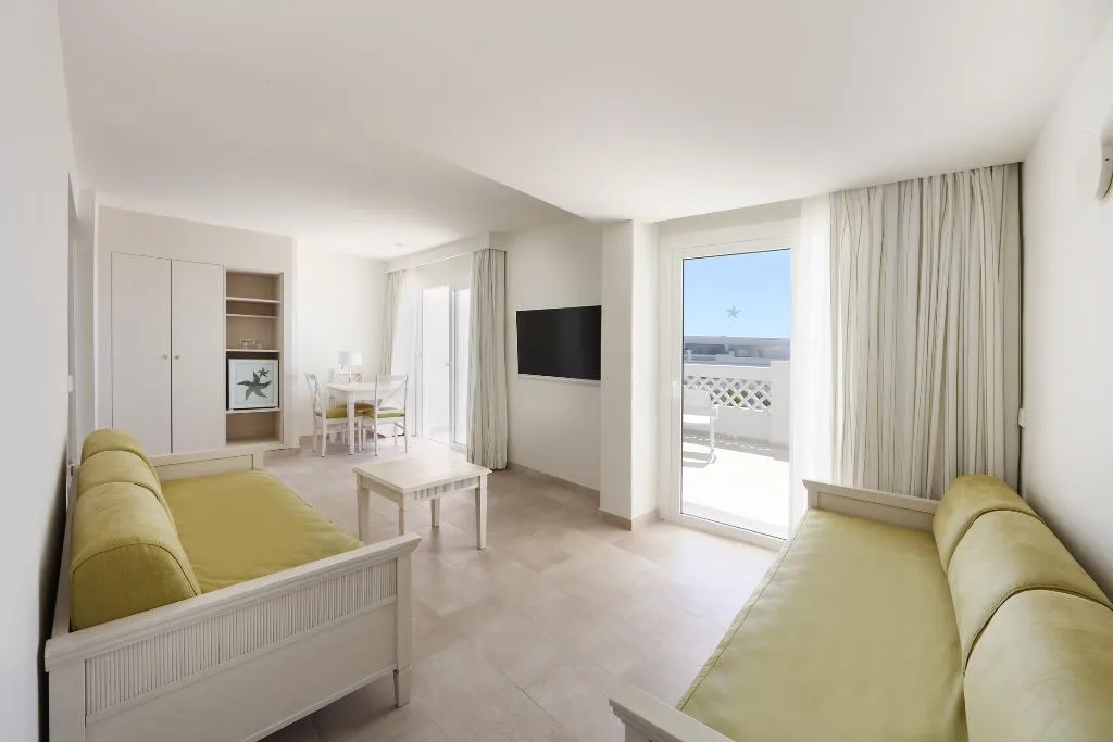 FAMILY ROOM STANDARD Room, Iberostar Selection Lanzarote Park, Lanzarote