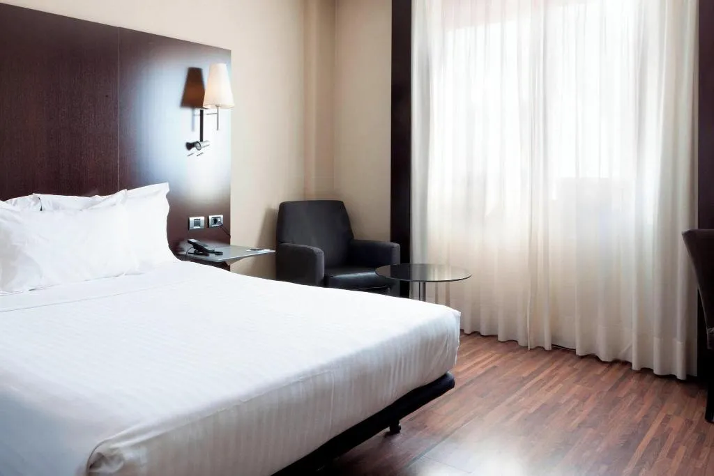 Room, AC Elda, Costa Blanca