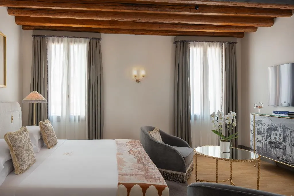 JUNIOR SUITE CLASSIC Room, Hotel Gabrielli Venezia - Starhotels Collezione, Venice