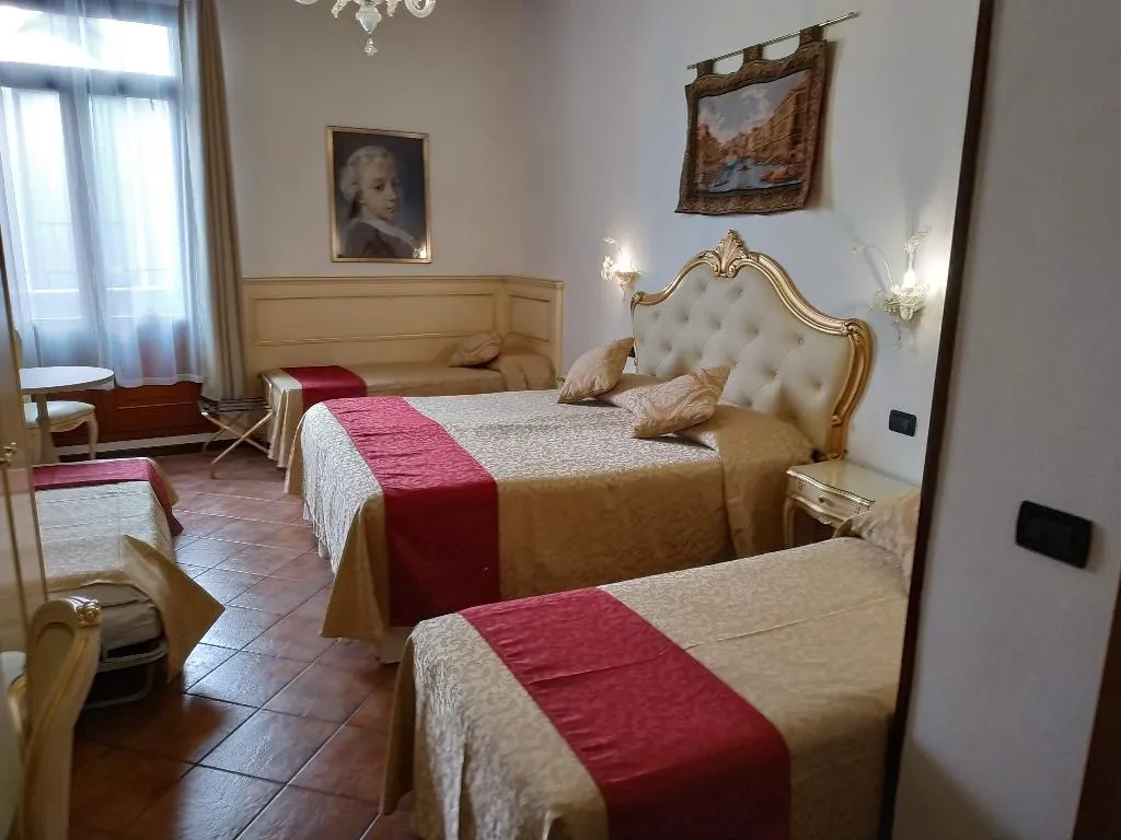 FAMILY ROOM STANDARD Room, Alloggi SS. Giovanni e Paolo, Venice