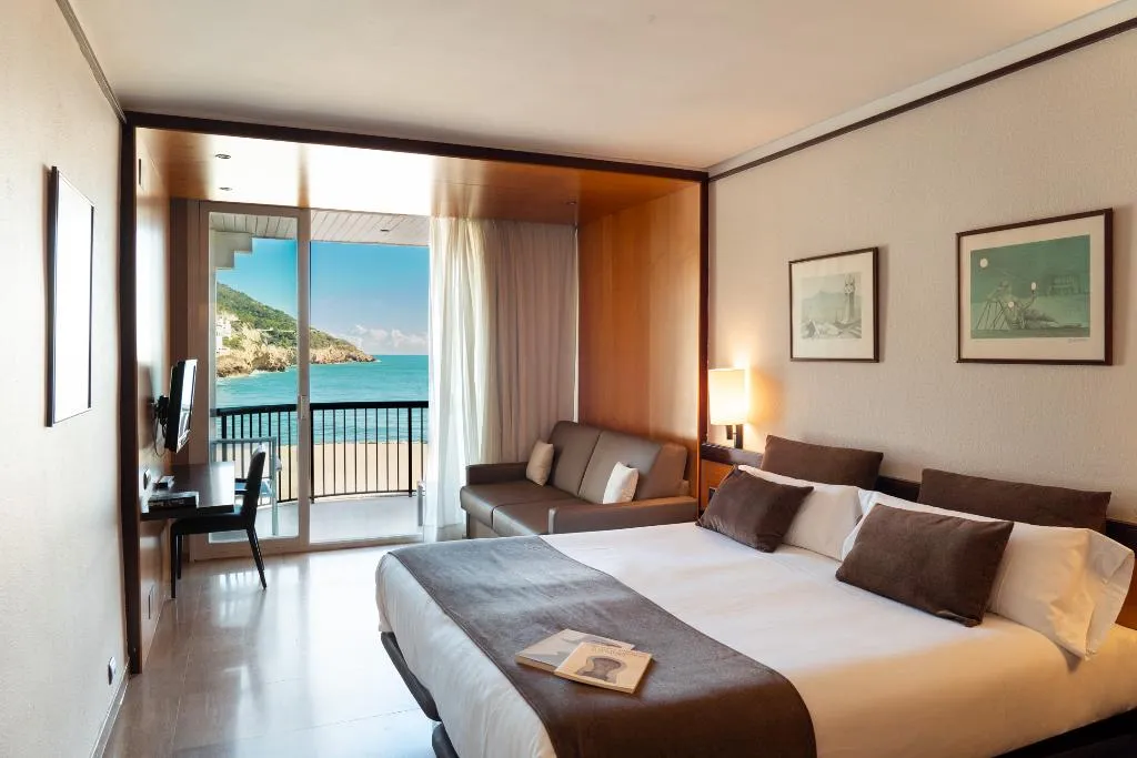 Double or Twin DELUXE SEA VIEW Room, Estela Barcelona, Costa Brava
