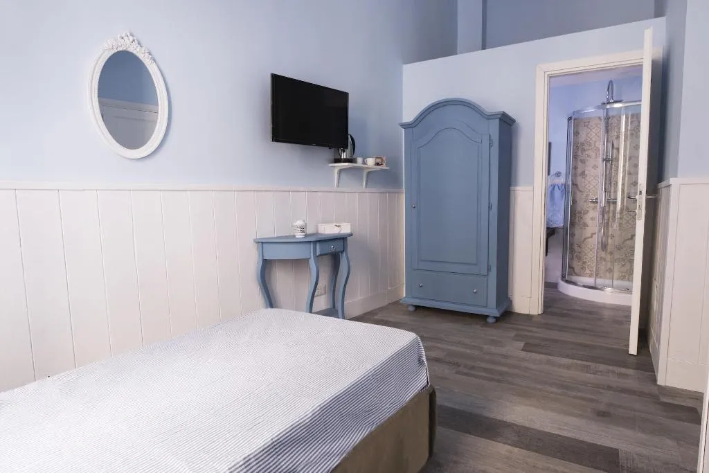 Room, Dimora Partenopea, Naples