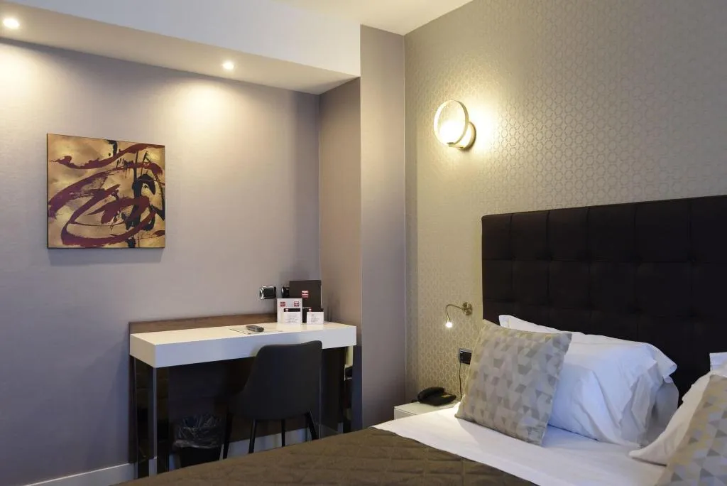 TRIPLE SUPERIOR Room, Magris Hotel, Naples