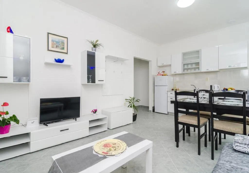 APARTMENT WITH BALCONY Room, Apartments Grga, Dubrovnik