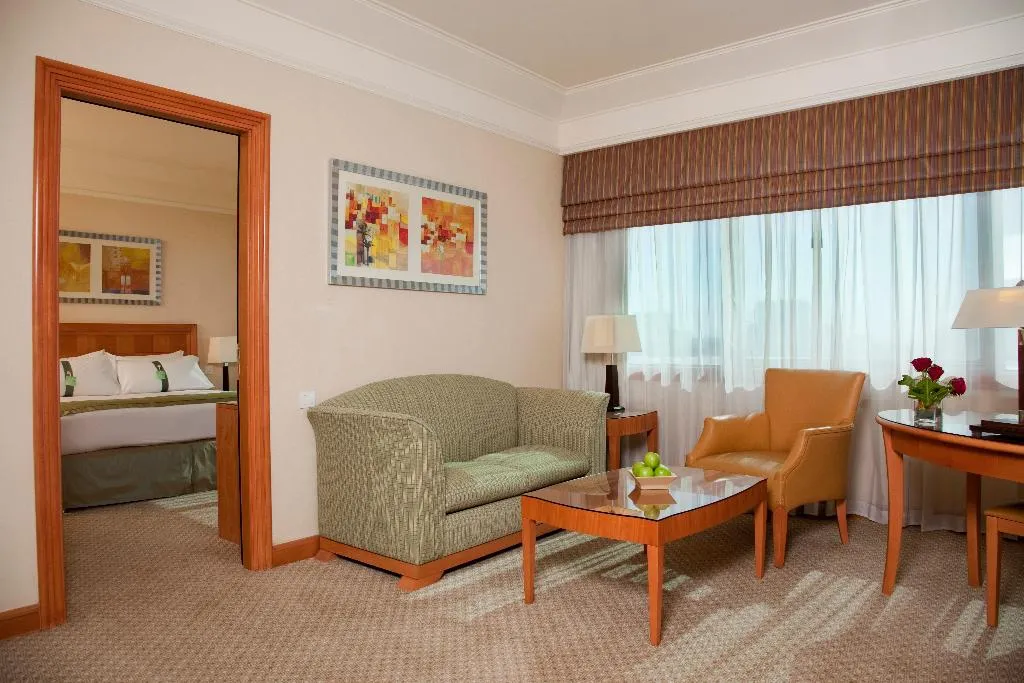 SUITE KING SIZE BED Room, Holiday Inn Cairo - Citystars, Cairo