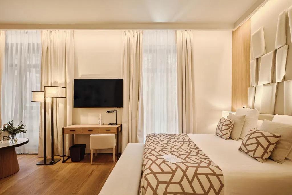 DOUBLE SUPERIOR Room, Hospes Palau de la Mar Valencia, Valencia