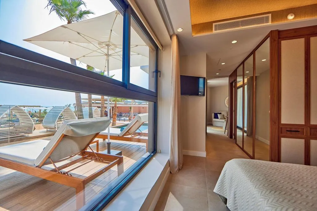 SUITE SEA VIEW WITH PRIVATE POOL Room, Universal Gran Leon and Spa, Majorca